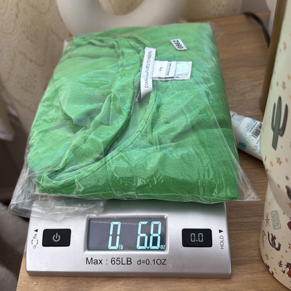 Diane von Furstenberg Bateau Neckline Short Sleeve Blouse in Green - Picture 7 of 7